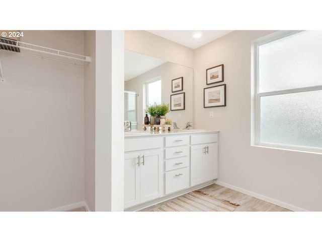4959 Elvis Ave Ne, Salem, OR 97301