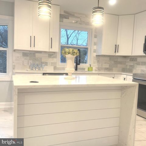 1002 POTOMAC DR, Stafford, VA 22554