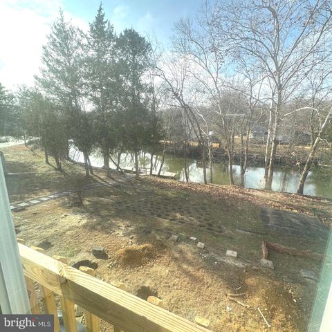 1002 POTOMAC DR, Stafford, VA 22554