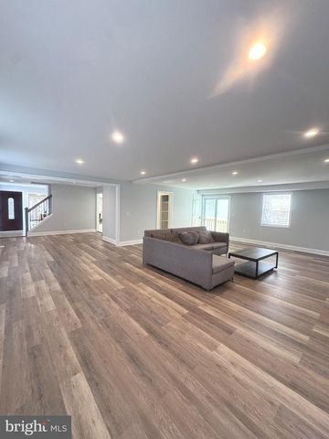 1002 POTOMAC DR, Stafford, VA 22554