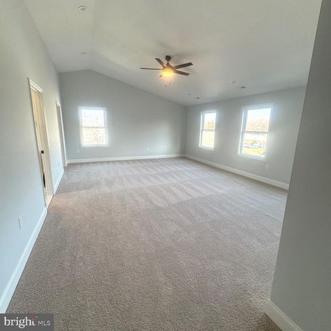 1002 POTOMAC DR, Stafford, VA 22554