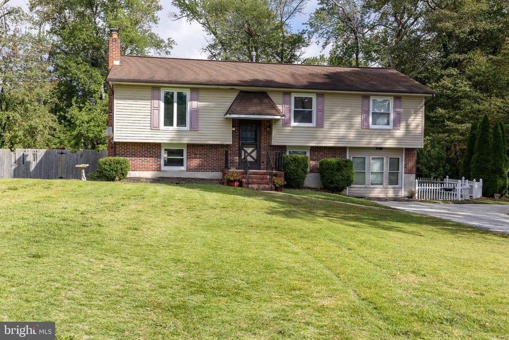 3072 E LANDIS AVE, VINELAND, NJ 08361 — exterior