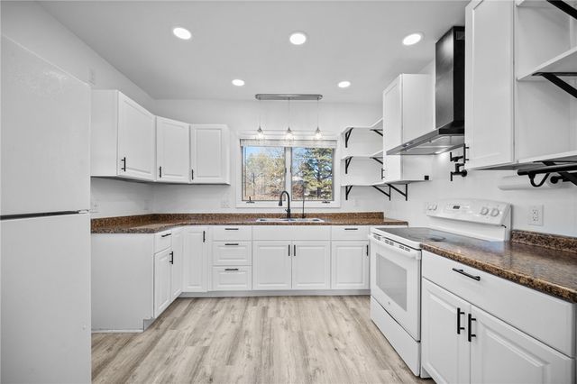 685 Herman Rd, Summit Twp, PA 16002