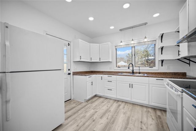 685 Herman Rd, Summit Twp, PA 16002