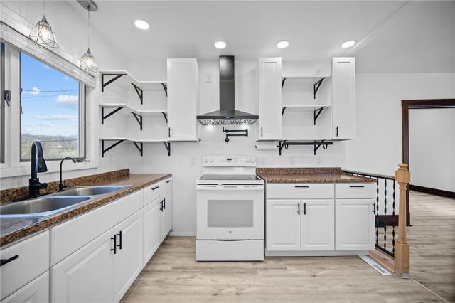 685 Herman Rd, Summit Twp, PA 16002