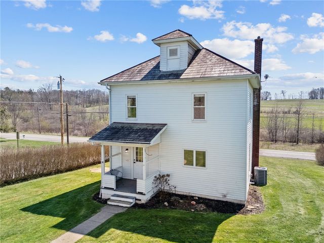 685 Herman Rd, Summit Twp, PA 16002
