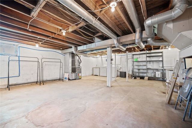 685 Herman Rd, Summit Twp, PA 16002