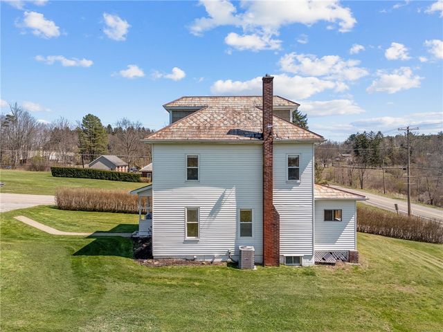 685 Herman Rd, Summit Twp, PA 16002