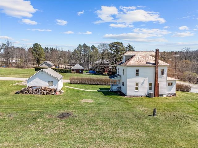 685 Herman Rd, Summit Twp, PA 16002