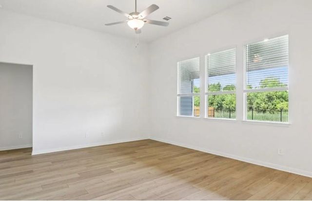224 Divisadero DR, Hutto, TX 78634