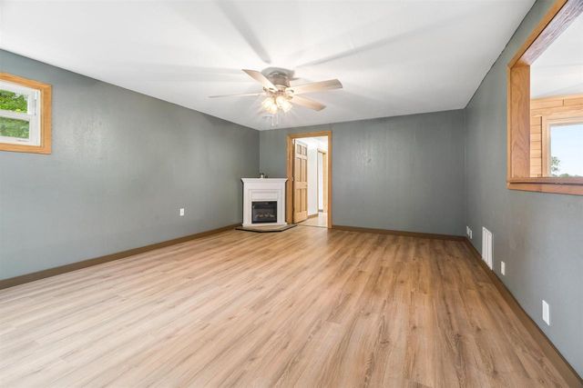 4533 GRANDVIEW ROAD, Larsen, WI 54947