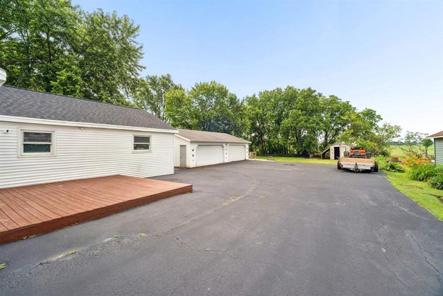 4533 GRANDVIEW ROAD, Larsen, WI 54947