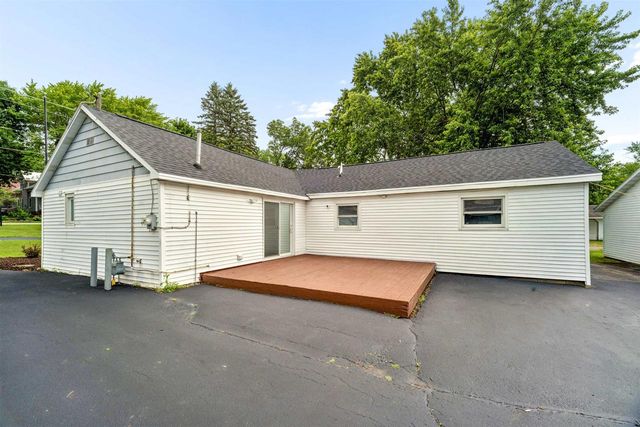 4533 GRANDVIEW ROAD, Larsen, WI 54947