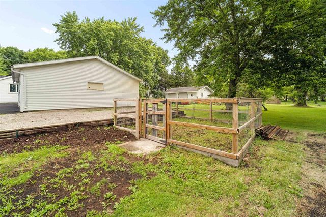 4533 GRANDVIEW ROAD, Larsen, WI 54947