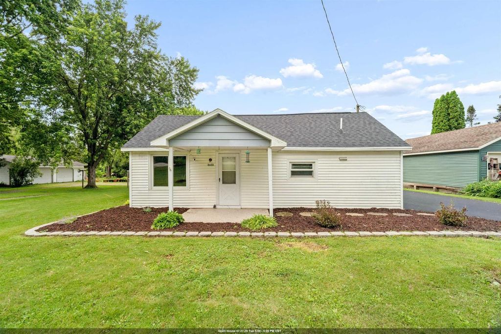 4533 GRANDVIEW ROAD, Larsen, WI 54947