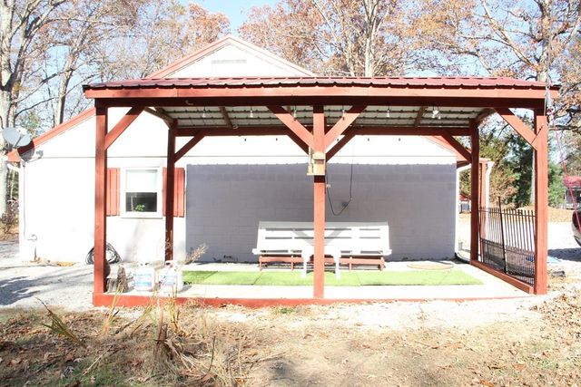214 Holiday Ln, Sparta, TN 38583