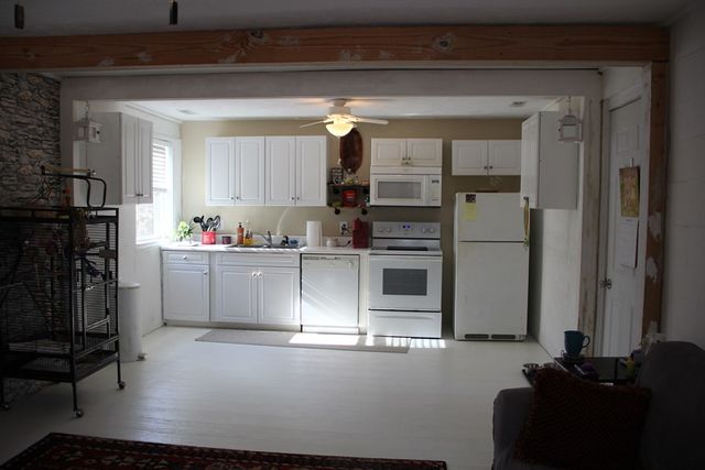 214 Holiday Ln, Sparta, TN 38583