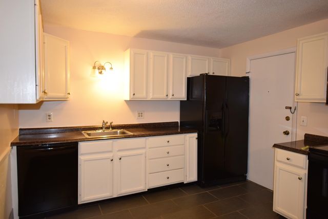 4 Strawberry Bank Rd Apt 12, Nashua, NH 03062