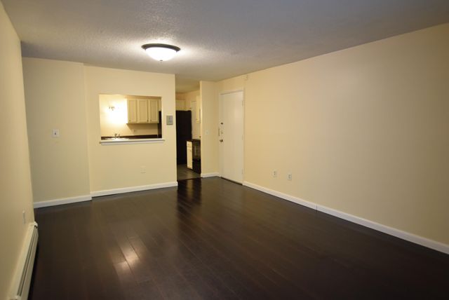 4 Strawberry Bank Rd Apt 12, Nashua, NH 03062