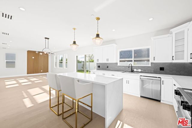 12925 El Dorado Avenue, Sylmar (los Angeles), CA 91342