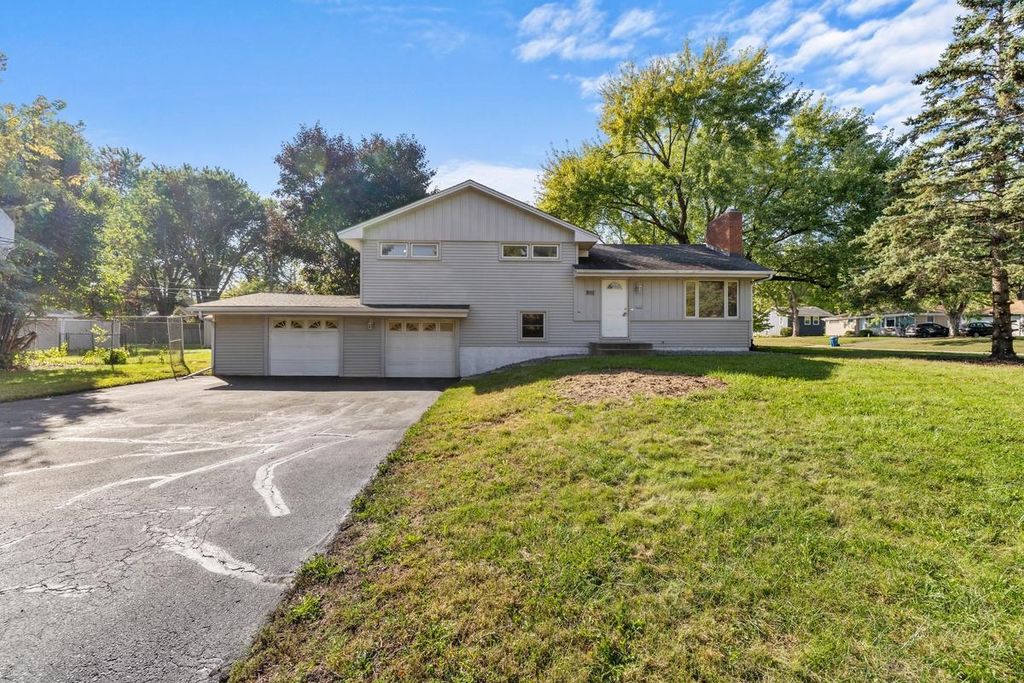 11000 Queen Avenue S, Bloomington, MN 55431