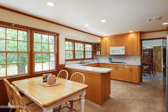 31 Mccampbell Road, Holmdel, NJ 07733