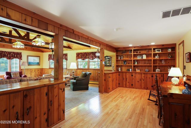 31 Mccampbell Road, Holmdel, NJ 07733