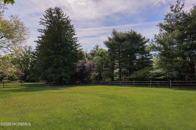 31 Mccampbell Road, Holmdel, NJ 07733