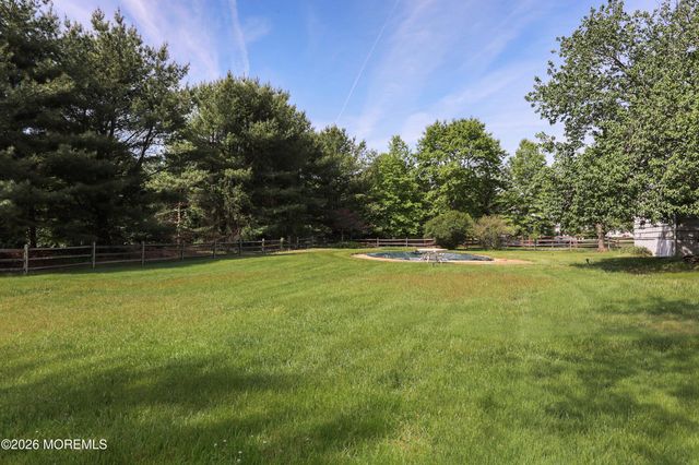 31 Mccampbell Road, Holmdel, NJ 07733