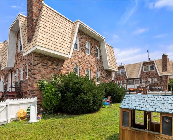 211 Beach 16th Street, Far Rockaway, NY 11691
