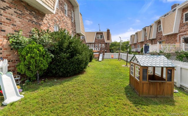 211 Beach 16th Street, Far Rockaway, NY 11691
