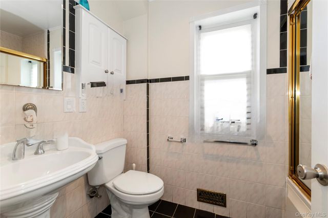 211 Beach 16th Street, Far Rockaway, NY 11691