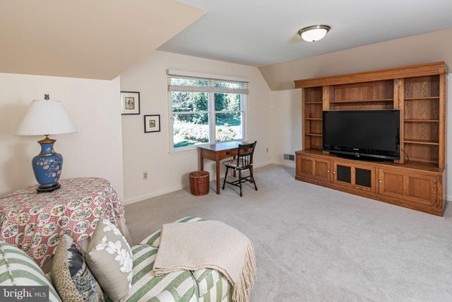 7 RINGOS MILL DR, Hopewell, NJ 08525