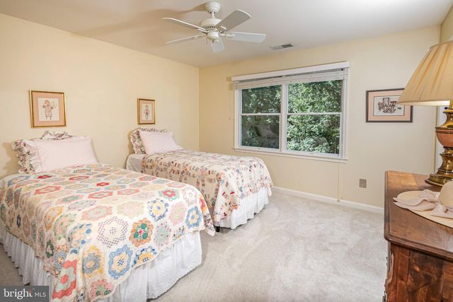 7 RINGOS MILL DR, Hopewell, NJ 08525