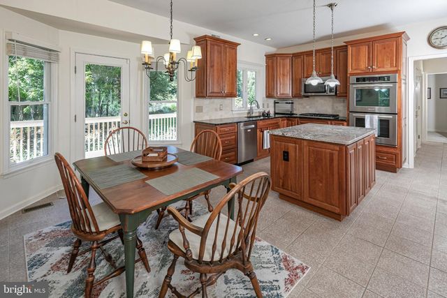 7 RINGOS MILL DR, Hopewell, NJ 08525