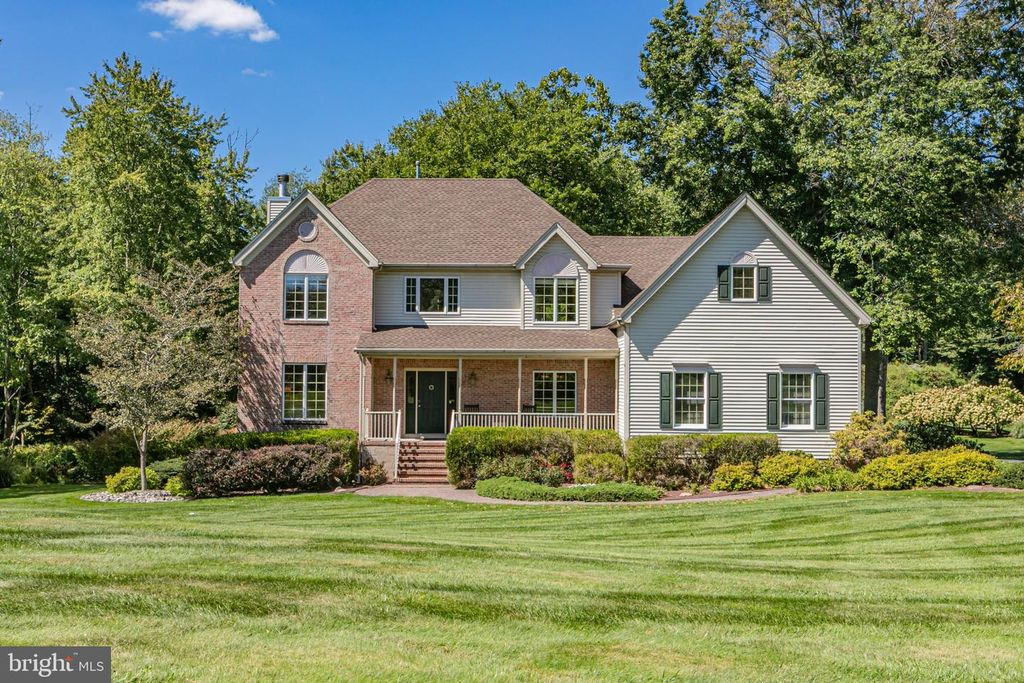 7 RINGOS MILL DR, Hopewell, NJ 08525
