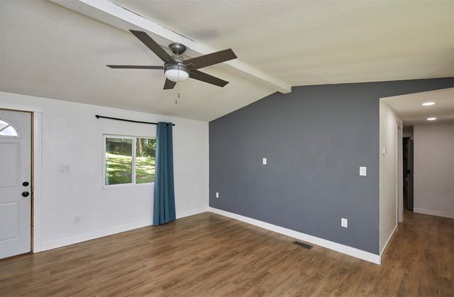 8447 Rosewood Street, Dexter, IA 50070