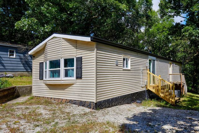 8447 Rosewood Street, Dexter, IA 50070