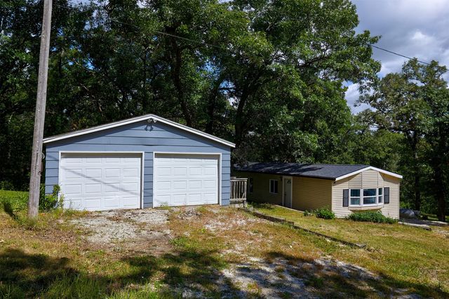 8447 Rosewood Street, Dexter, IA 50070