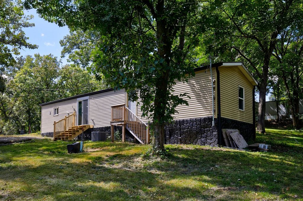 8447 Rosewood Street, Dexter, IA 50070
