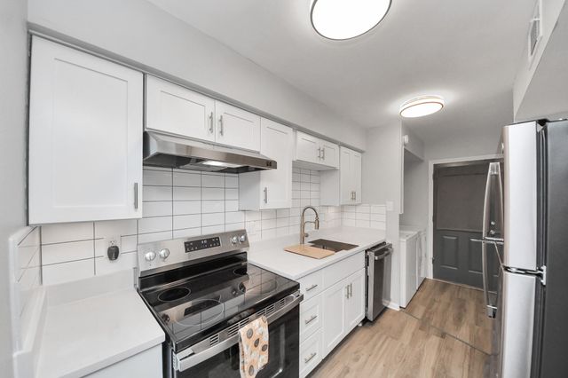 9303 Hammerly Boulevard 402, Houston, TX 77080