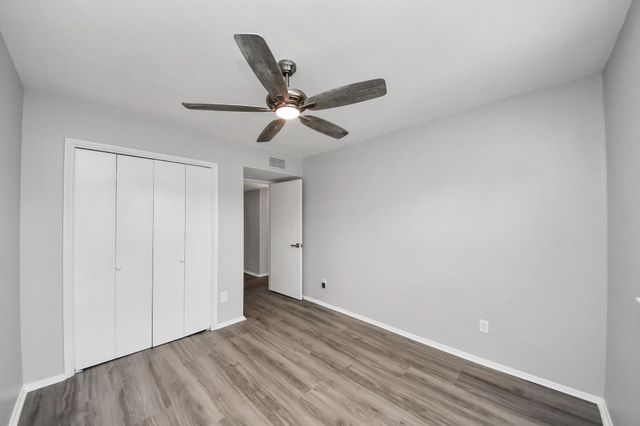 9303 Hammerly Boulevard 402, Houston, TX 77080