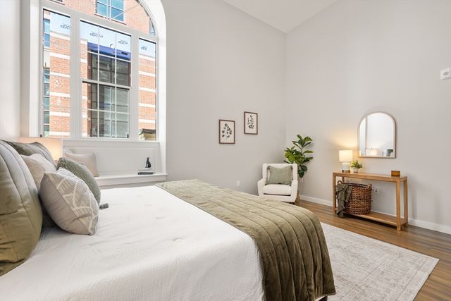 22 Elm St 302, Worcester, MA 01608