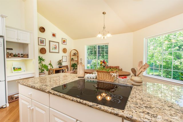 142 Charles Way, Sequim, WA 98382