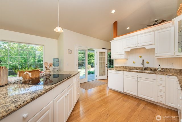 142 Charles Way, Sequim, WA 98382