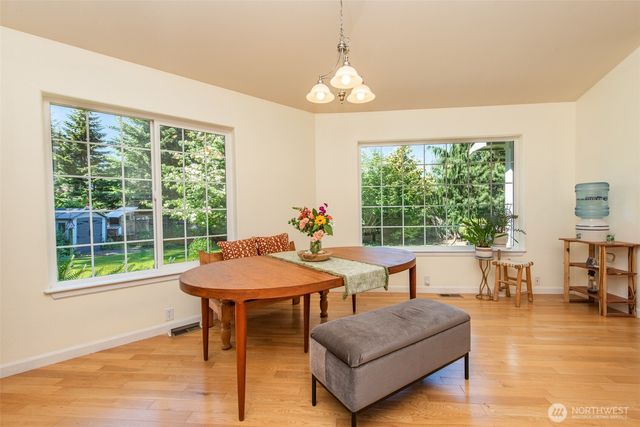 142 Charles Way, Sequim, WA 98382