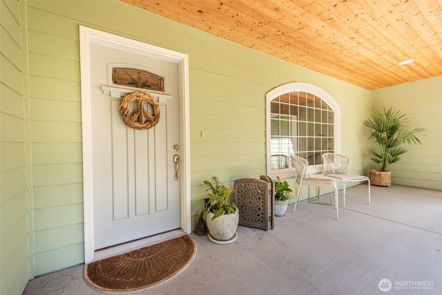142 Charles Way, Sequim, WA 98382