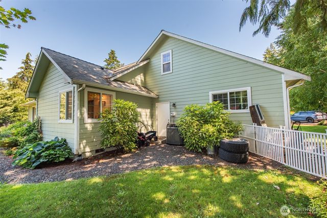 142 Charles Way, Sequim, WA 98382