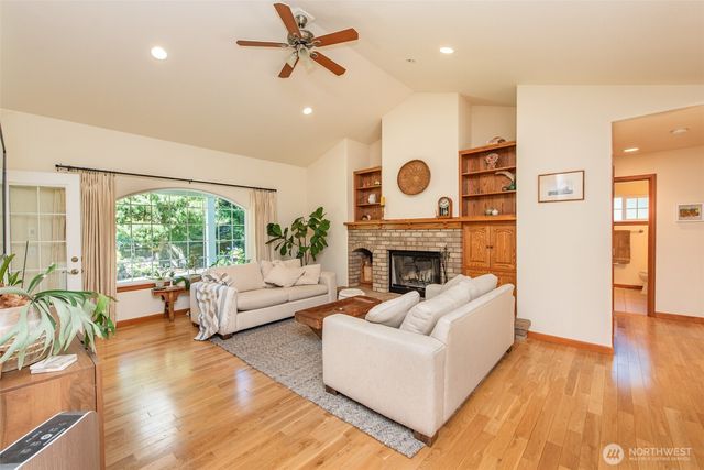 142 Charles Way, Sequim, WA 98382