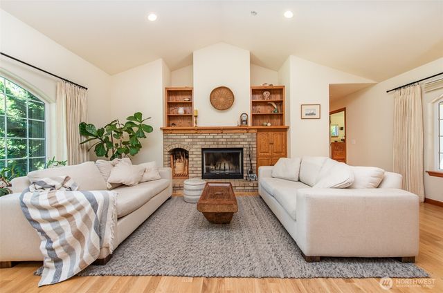 142 Charles Way, Sequim, WA 98382